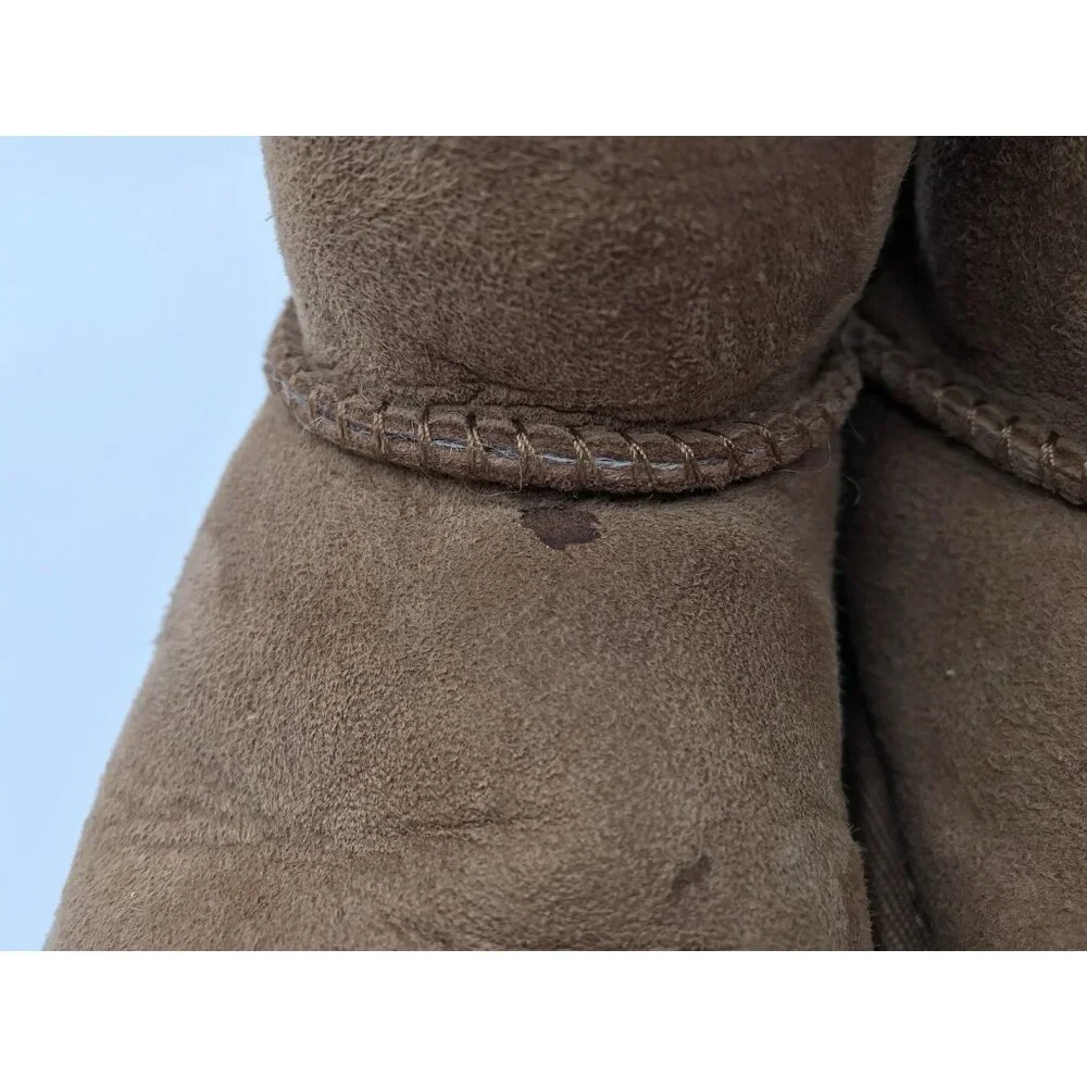 UGG Classic Short Boots Toddler‎ Size 7 Sheepskin Chestnut Suede Fur Lined